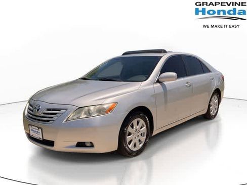 Used 2009 Toyota Camry XLE FWD image 1