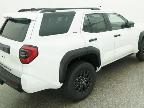 New 2026 Toyota 4Runner SR5 AWD/4WD image 16