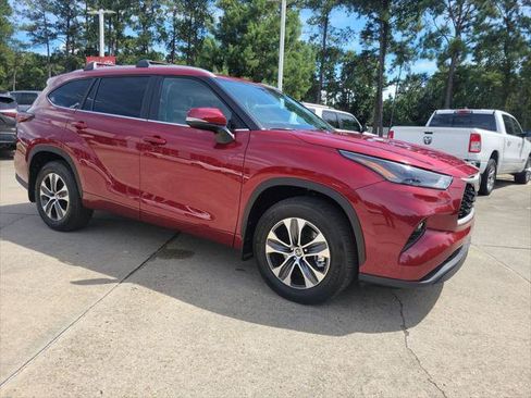 Certified 2026 Toyota Highlander XLE AWD/4WD image 9
