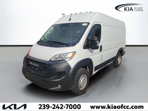 Used 2026 RAM ProMaster 2500 w/ Convenience Group FWD image 2