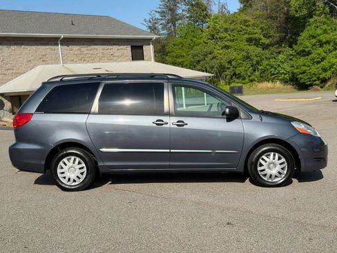 Used 2008 Toyota Sienna LE image 9