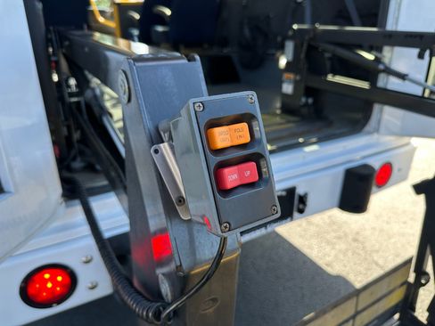 Used 2014 Chevrolet Express 3500 image 30