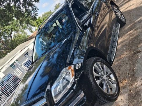 Used 2014 Mercedes-Benz GL 450 4MATIC image 3