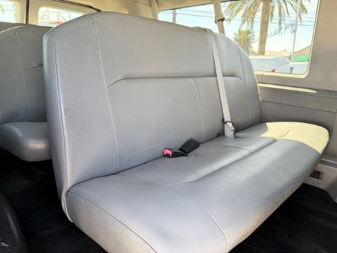 Used 2008 Ford E-350 and Econoline 350 Extended Wagon Super Duty image 28