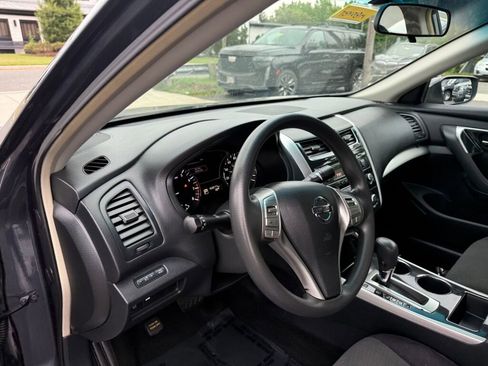 Used 2013 Nissan Altima 2.5 S FWD image 11
