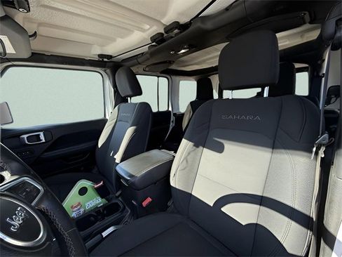 Used 2018 Jeep Wrangler Unlimited Sahara image 22