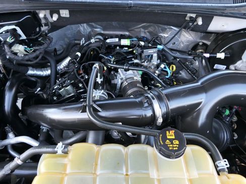 Used 2019 Ford F150 Lariat image 32