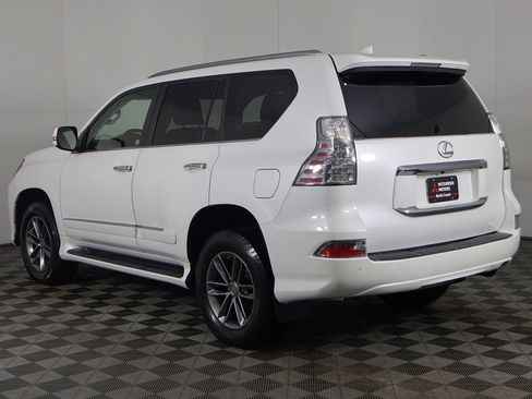 Used 2018 Lexus GX 460 image 10