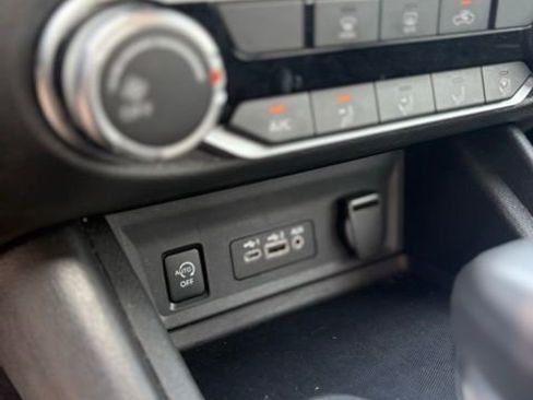 Used 2024 Nissan Sentra SV FWD image 16