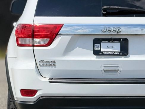 Used 2013 Jeep Grand Cherokee Laredo AWD/4WD image 13