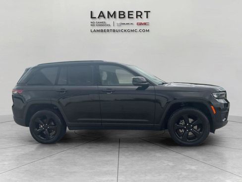Used 2023 Jeep Grand Cherokee Altitude AWD/4WD image 6