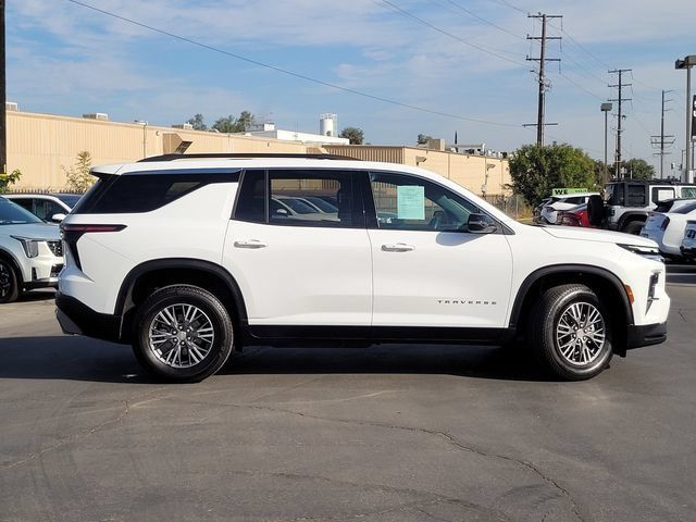 Used 2026 Chevrolet Traverse LT FWD image 4