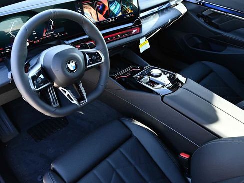 Used 2026 BMW 530i w/ M Sport Package RWD image 11