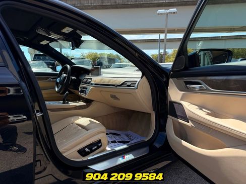 Used 2020 BMW 740i w/ Luxury Rear Seating Package RWD image 35