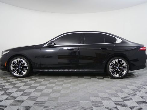 Certified 2024 BMW 530i w/ Convenience Package RWD image 6