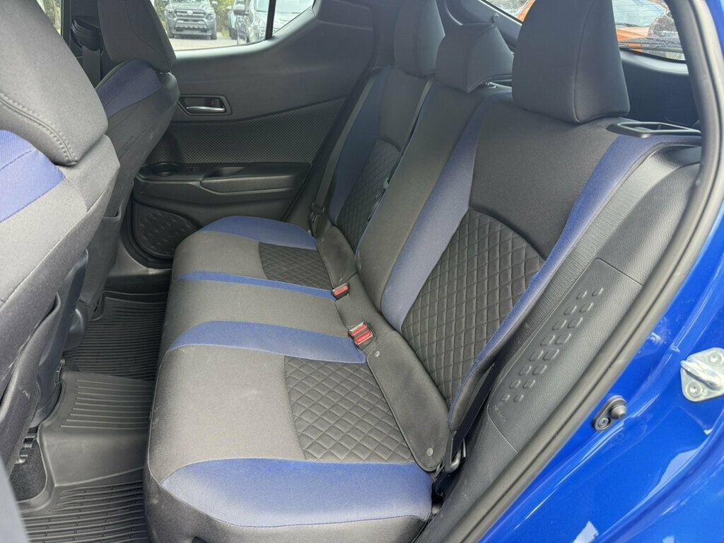 Used 2021 Toyota C-HR XLE FWD image 7