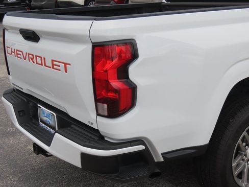 Used 2024 Chevrolet Colorado LT w/ LT Convenience Package RWD image 12