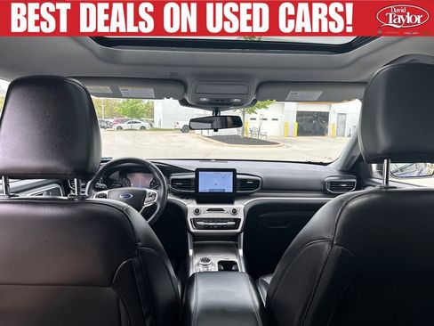 Used 2022 Ford Explorer XLT w/ Equipment Group 202A AWD/4WD image 25