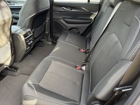 New 2025 Jeep Grand Cherokee Laredo X image 22