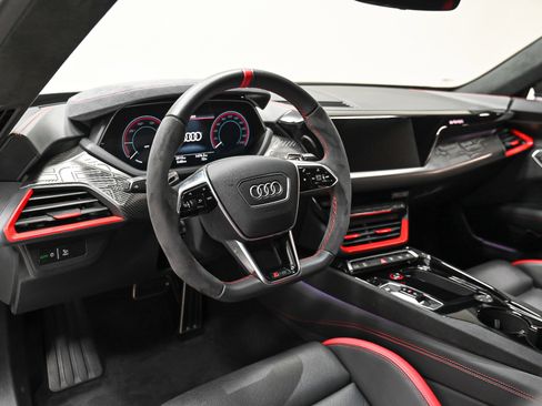 Used 2023 Audi RS e-tron GT image 7