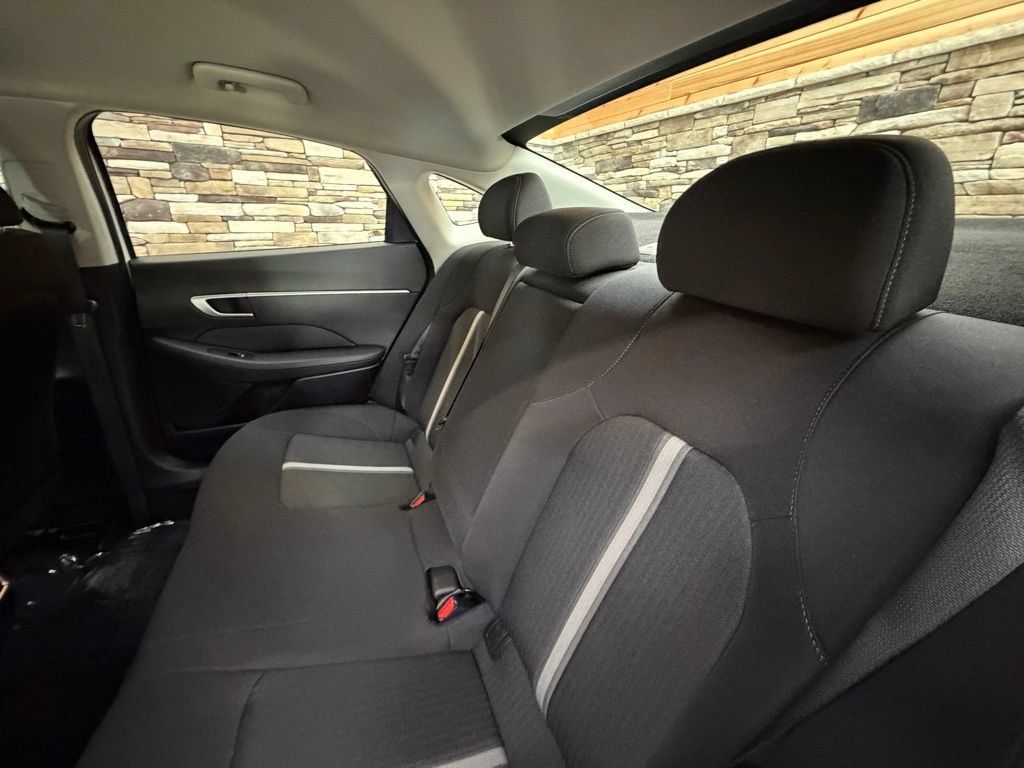 Used 2025 Hyundai Sonata SEL FWD image 27