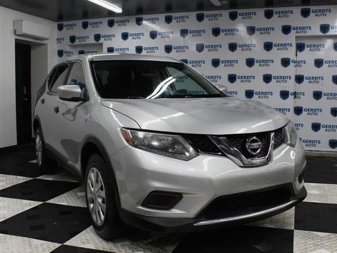 Used 2016 Nissan Rogue S image 5