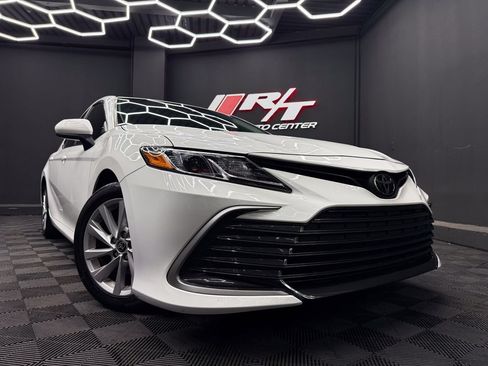 Used 2022 Toyota Camry LE FWD image 1