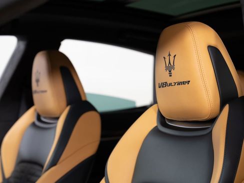 Used 2024 Maserati Levante Trofeo AWD/4WD image 41