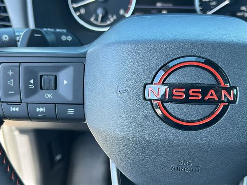 Used 2025 Nissan Rogue SV AWD/4WD image 19