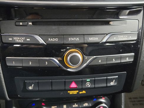 Used 2018 INFINITI QX30 AWD image 15