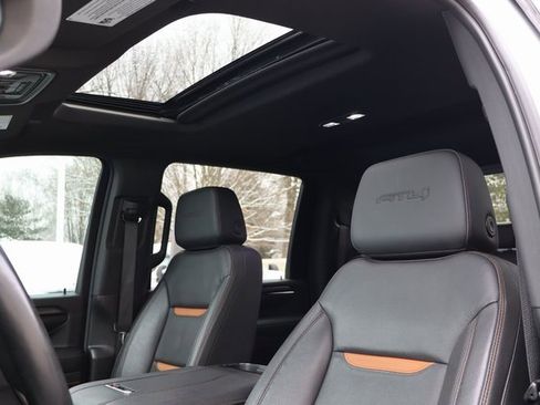 Used 2025 GMC Sierra 2500 AT4 w/ AT4 Premium Plus Package image 4