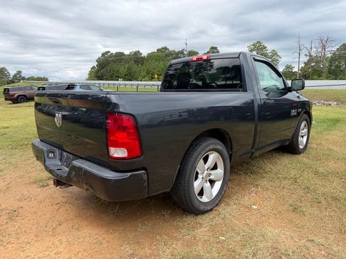 Used 2015 RAM 1500 Express RWD image 4