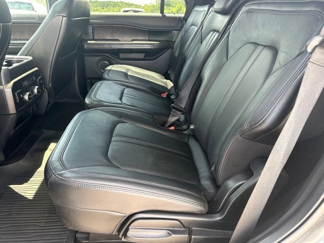 Used 2018 Ford Expedition Limited RWD image 19