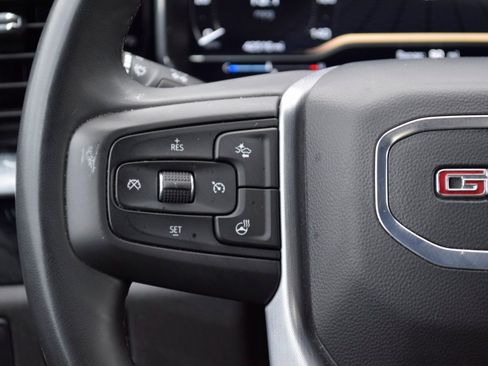 Used 2025 GMC Sierra 1500 SLT image 12