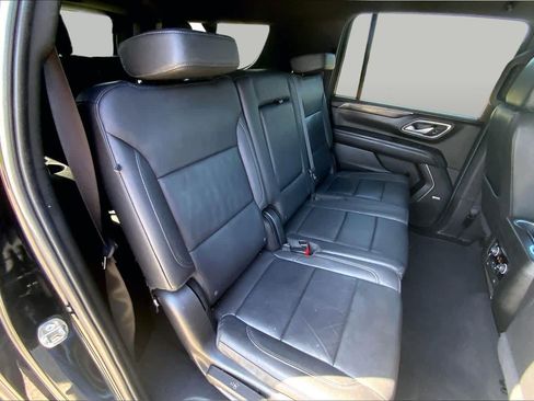 Used 2023 Chevrolet Suburban LT RWD image 19