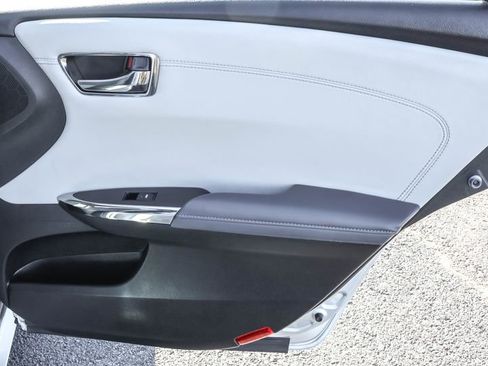 Used 2014 Toyota Avalon Limited image 29