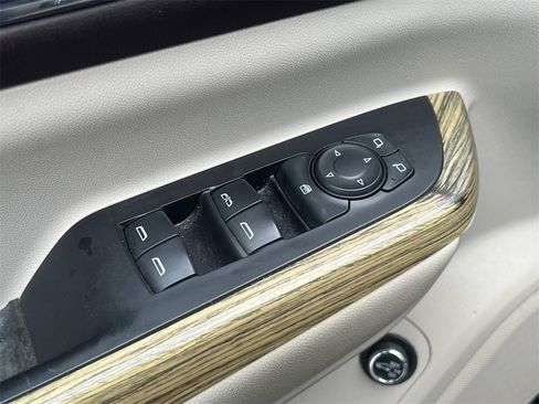 Certified 2019 GMC Acadia Denali w/ Technology Package image 15