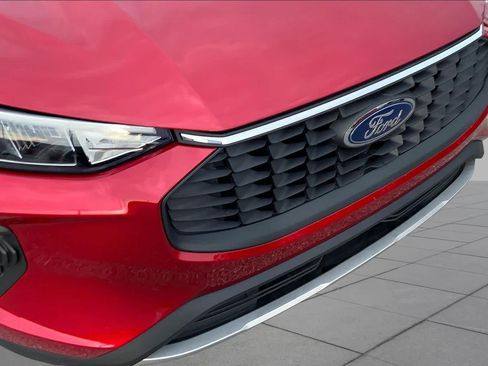 Certified 2023 Ford Escape Active AWD/4WD image 29
