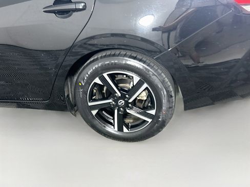 Used 2025 Nissan Sentra SV FWD image 11