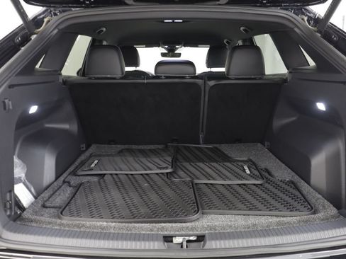Certified 2024 Volkswagen Atlas Cross Sport SE AWD/4WD image 16
