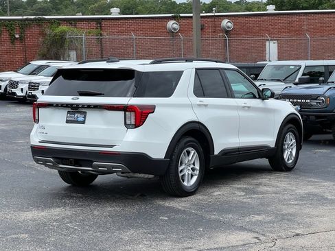 New 2026 Ford Explorer Active w/ Active Comfort Package RWD image 5