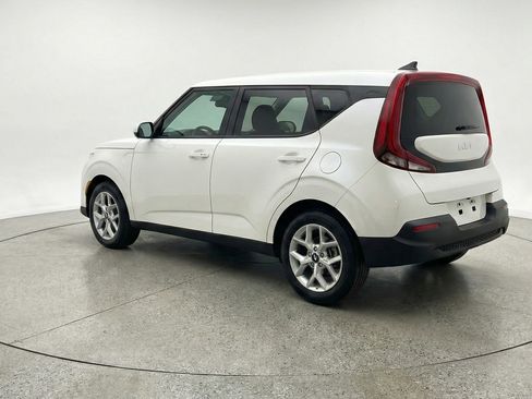 Used 2025 Kia Soul LX w/ LX Technology Package FWD image 6