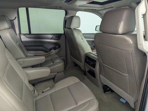 Used 2017 Chevrolet Suburban Premier image 28