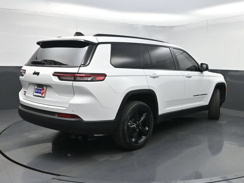 Used 2023 Jeep Grand Cherokee L Laredo AWD/4WD image 27