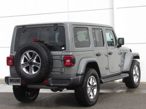 Used 2019 Jeep Wrangler Unlimited Sahara w/ Safety Group AWD/4WD image 6
