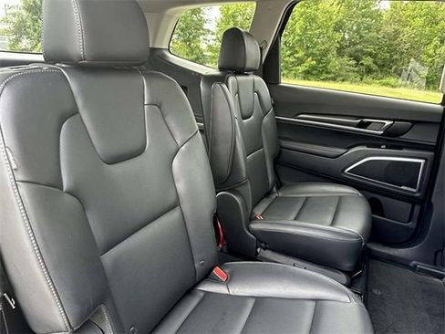Used 2025 Kia Telluride S FWD image 28