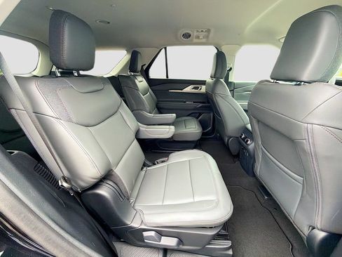 Used 2026 Ford Explorer Active w/ Active Comfort Package AWD/4WD image 30