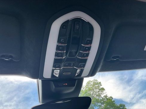Used 2017 Porsche Macan Turbo AWD/4WD image 24