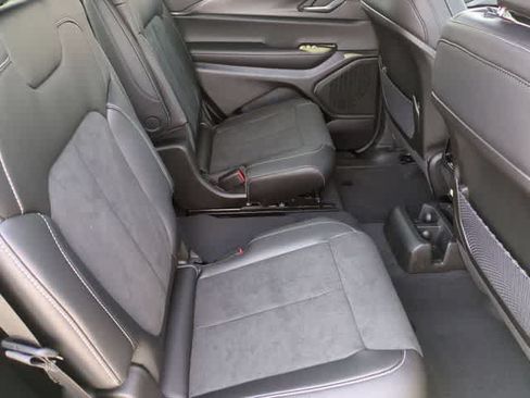 Certified 2025 Jeep Grand Cherokee L Altitude AWD/4WD image 22