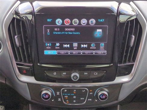 Used 2018 Chevrolet Traverse LT image 18
